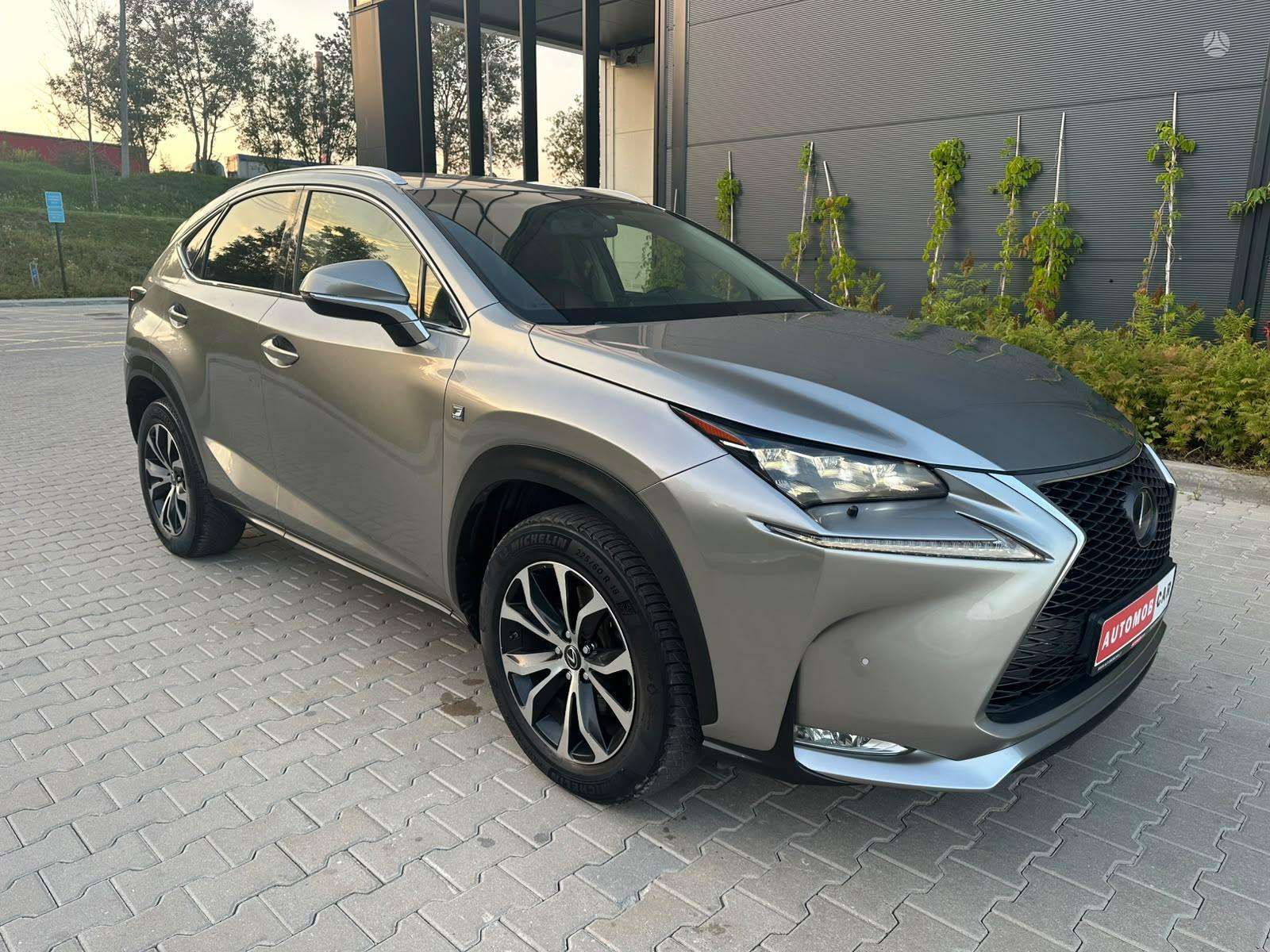 Lexus NX 300h nuotrauka 4