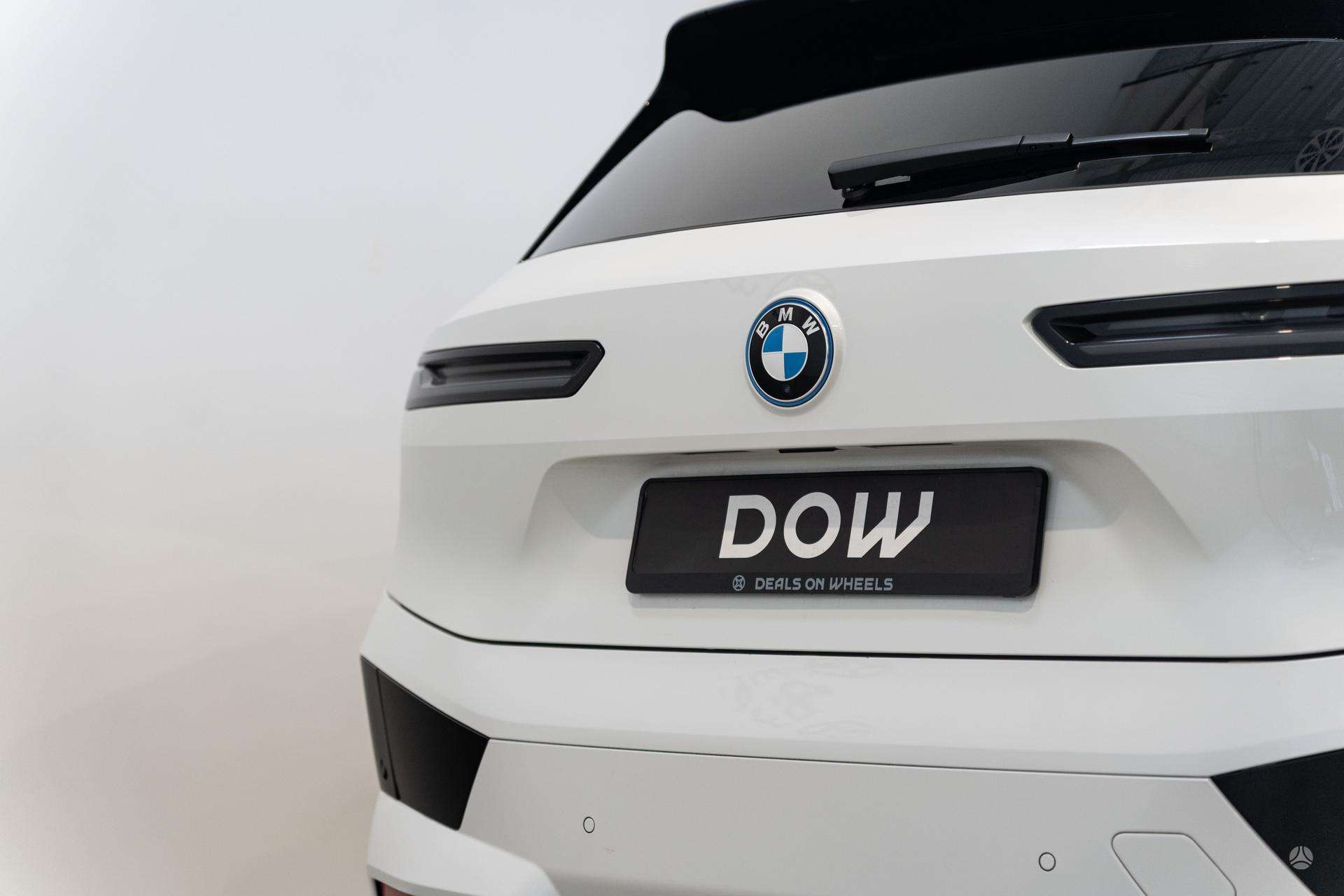 BMW iX