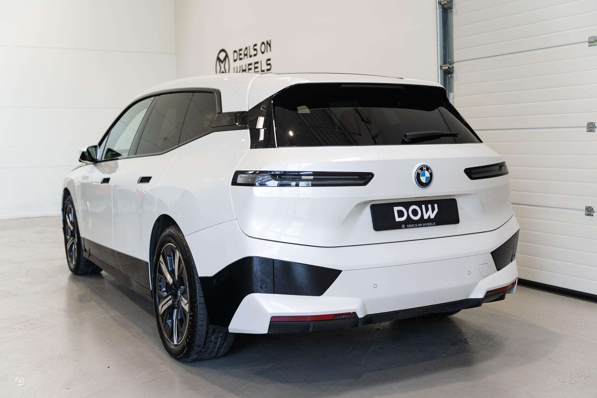 BMW iX