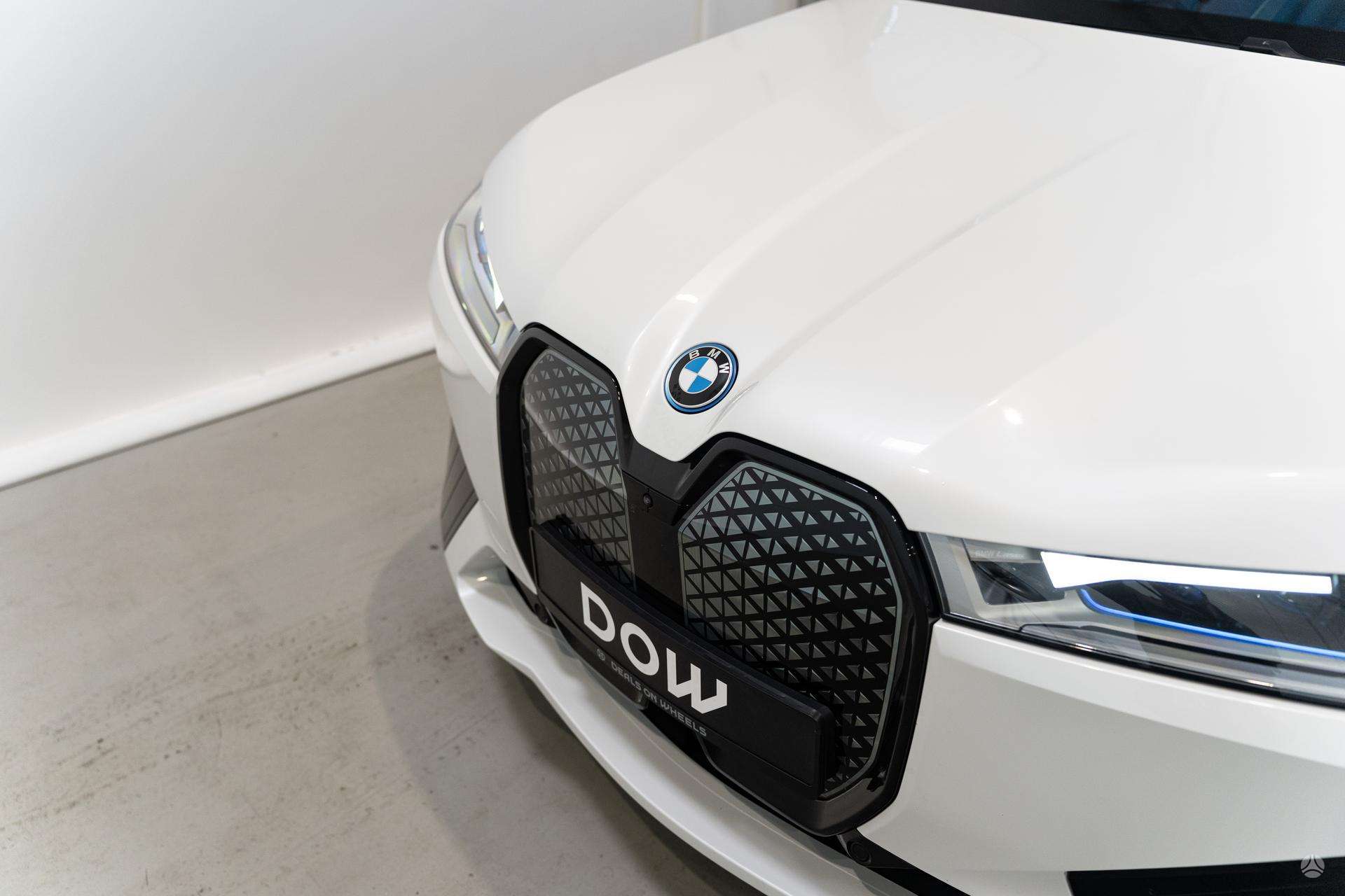 BMW iX