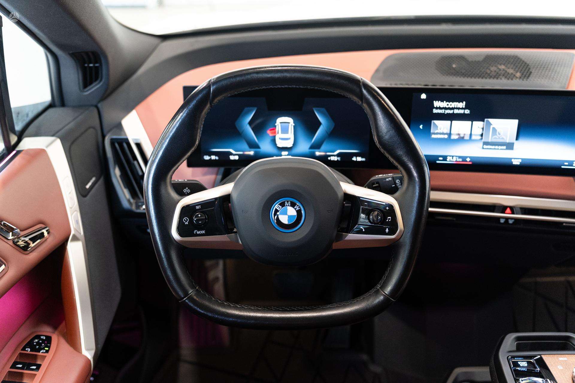 BMW iX