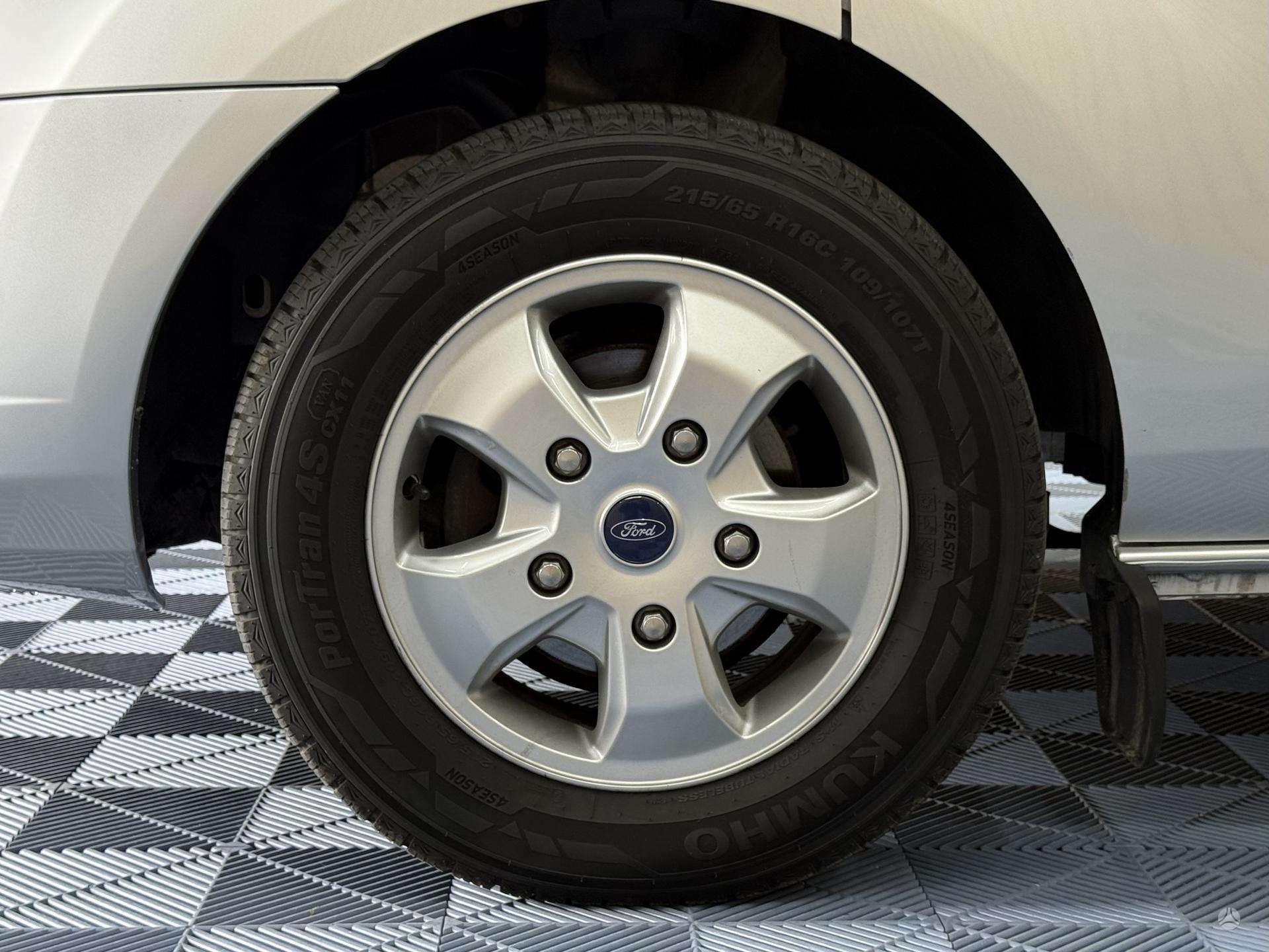 Ford Tourneo Custom