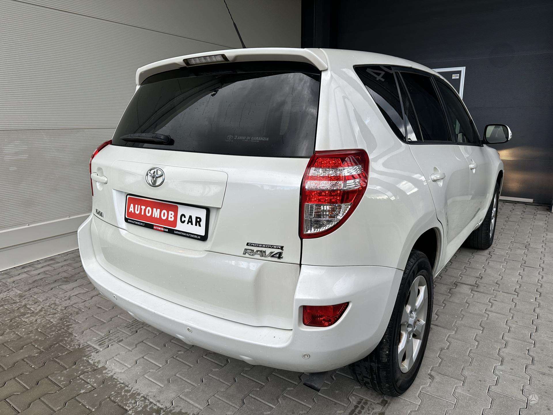 Toyota RAV4 nuotrauka 8