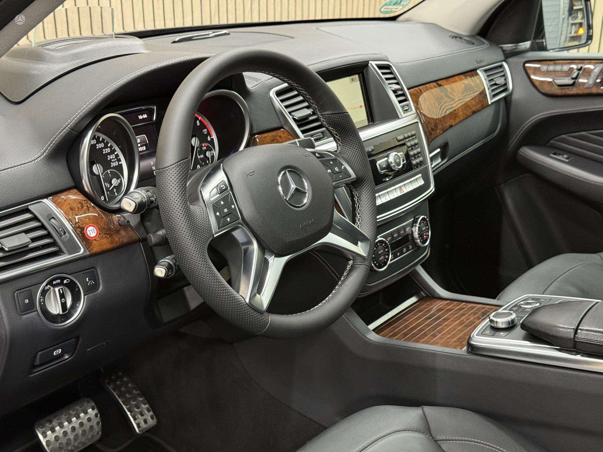 Mercedes-Benz ML350