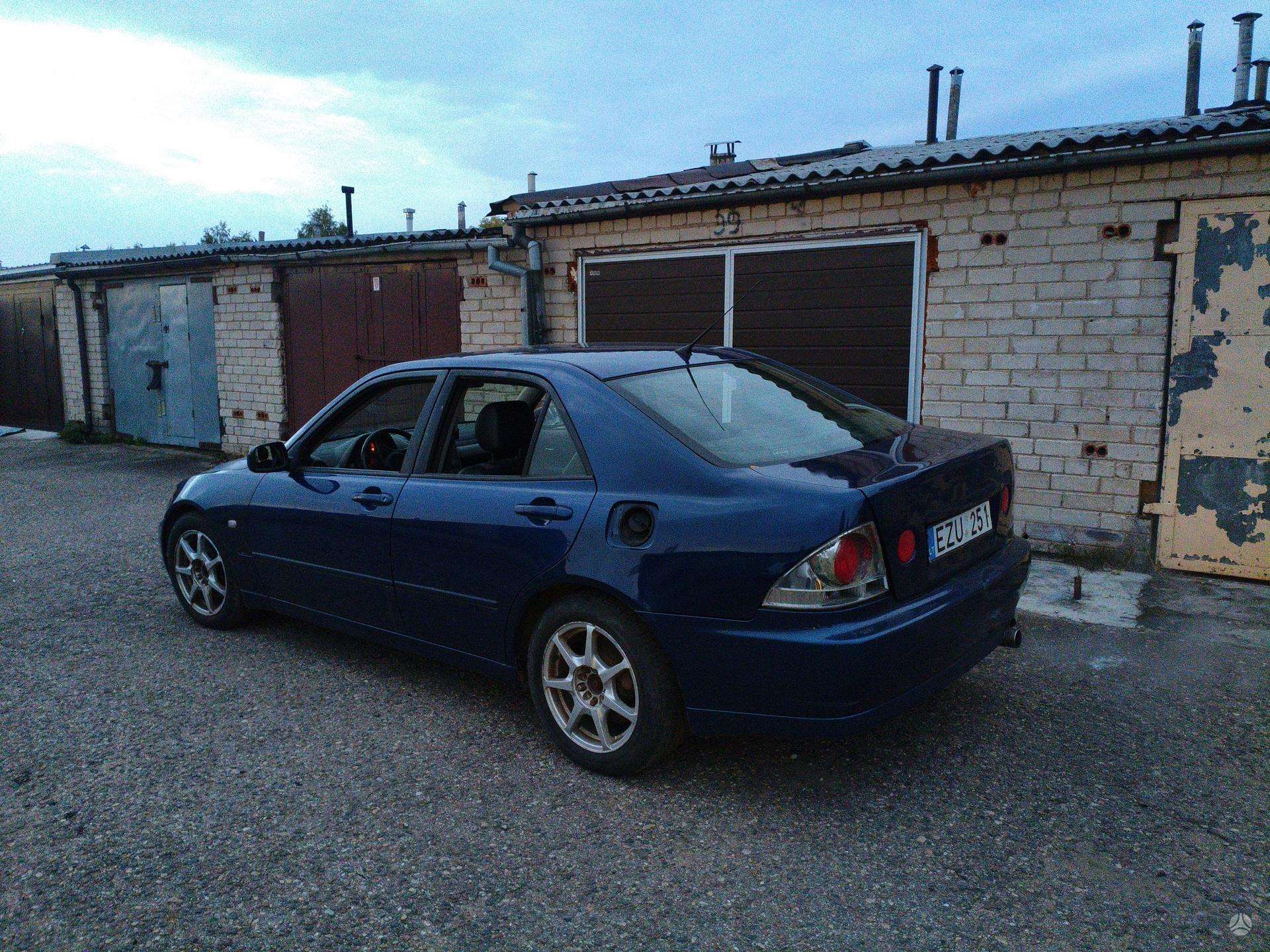 Photo 1 of 4