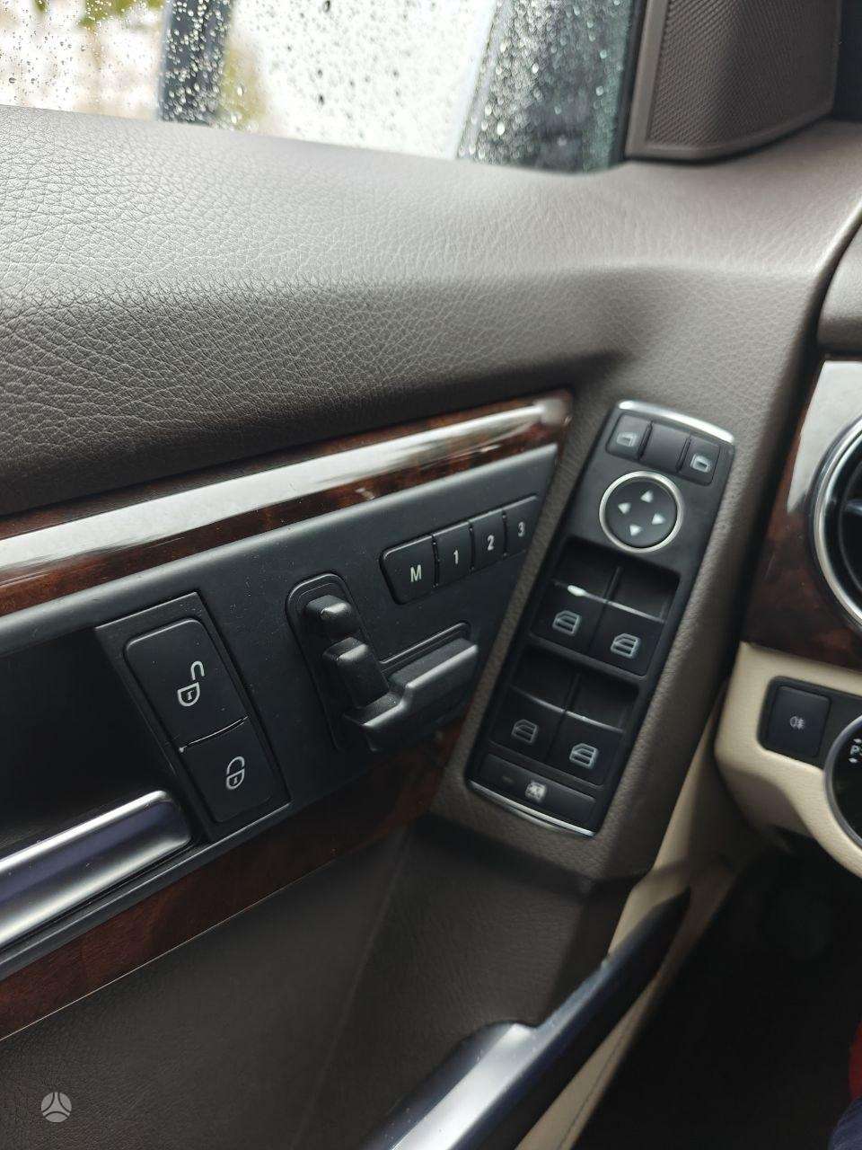 Photo 3 of 4