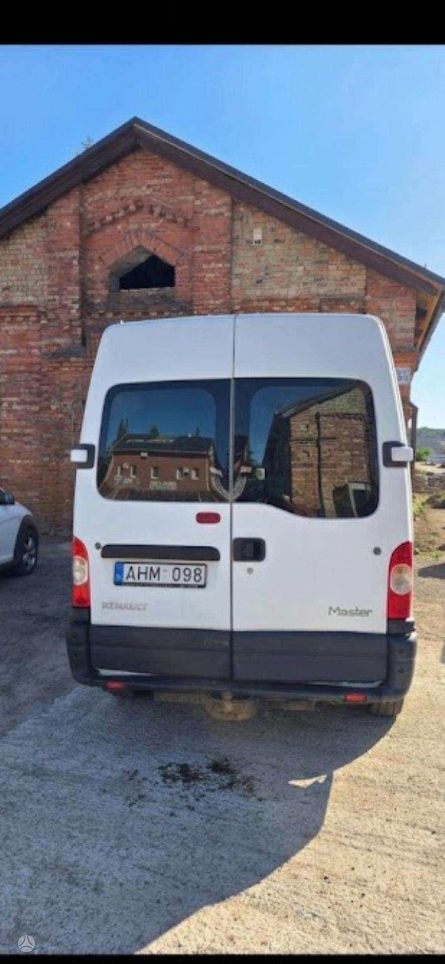 Photo 2 of 4
