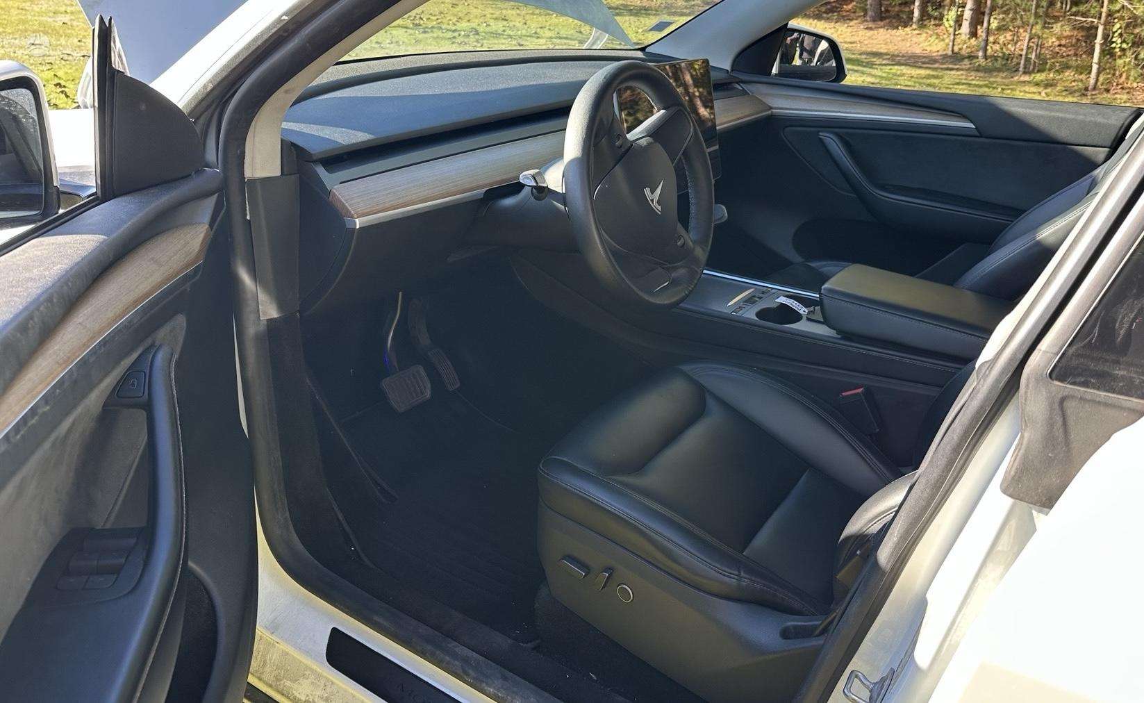 Tesla Model Y, hečbekas 2023-12 m., | A32724302