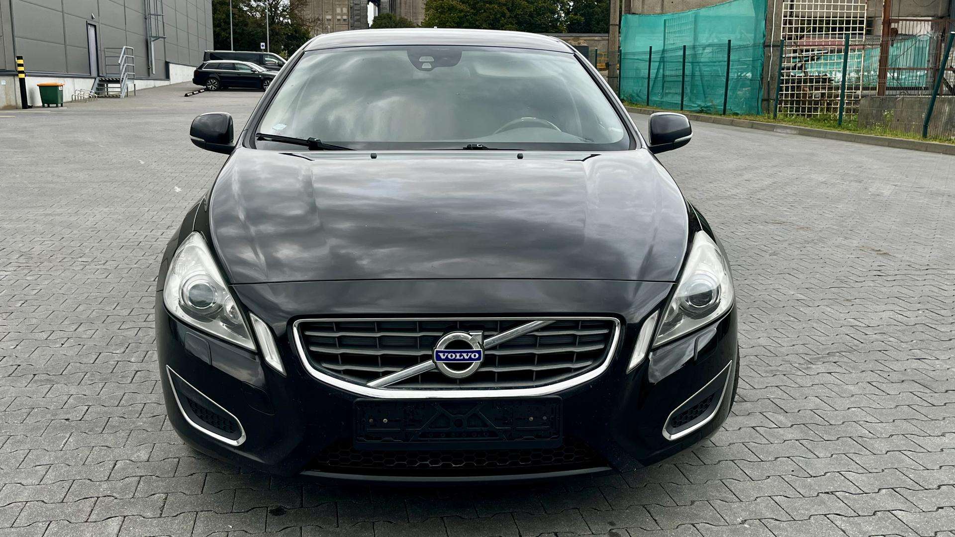 Photo 1 of 4