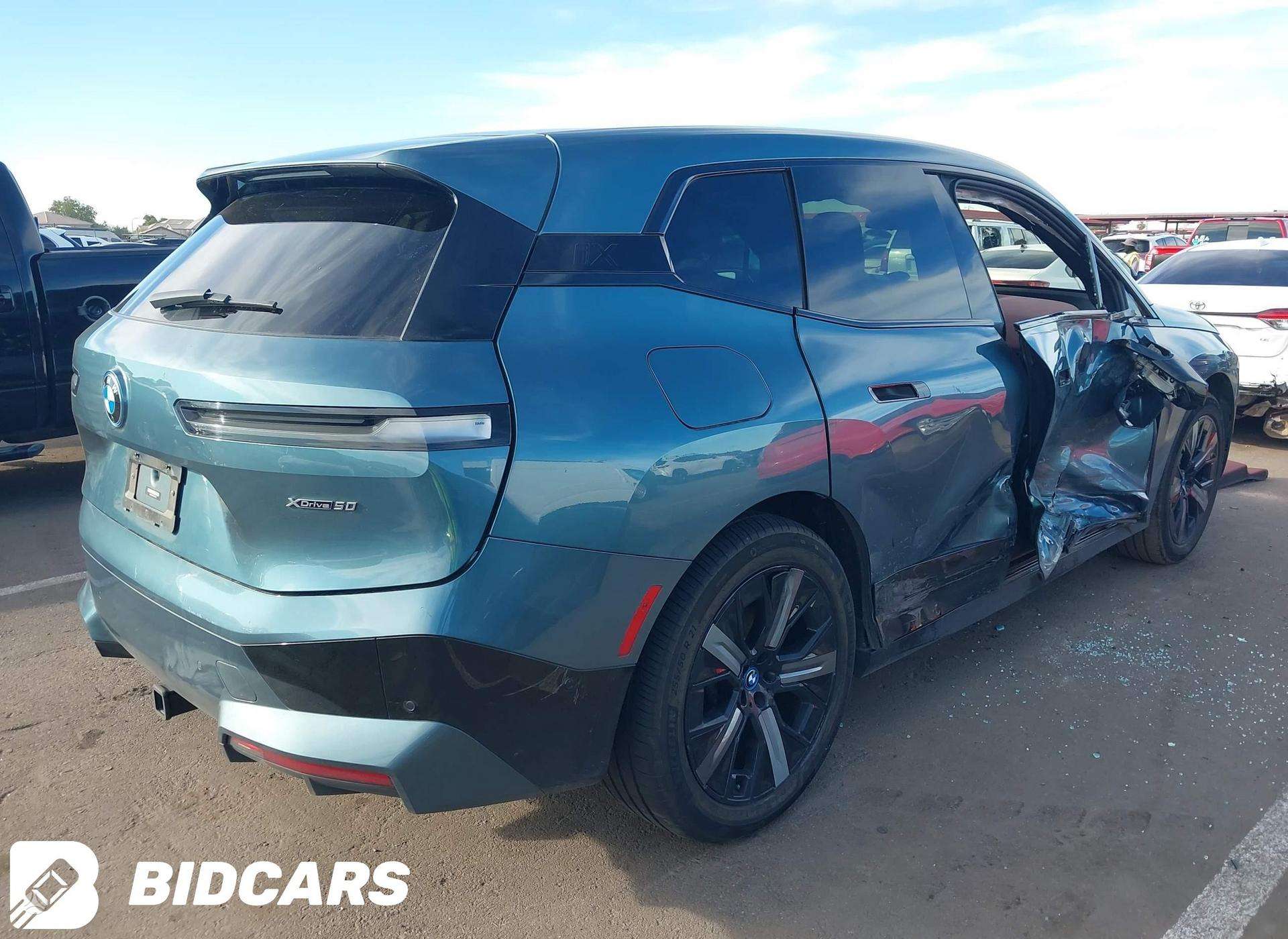Shiny Metal Ridges BMW iX, Blue ridge mountain metallic, Bmw ix xdrive50 awd 2023 metų jav ...