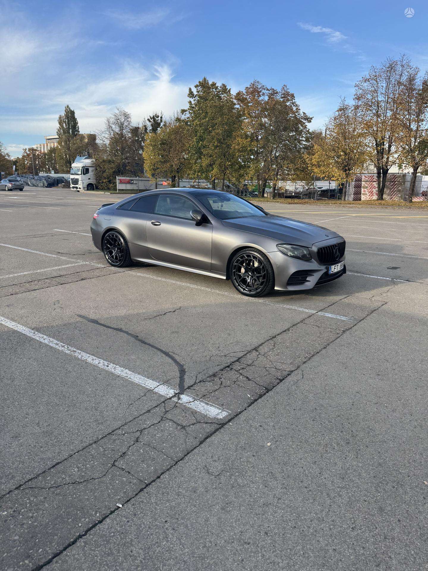 Photo 1 of 4