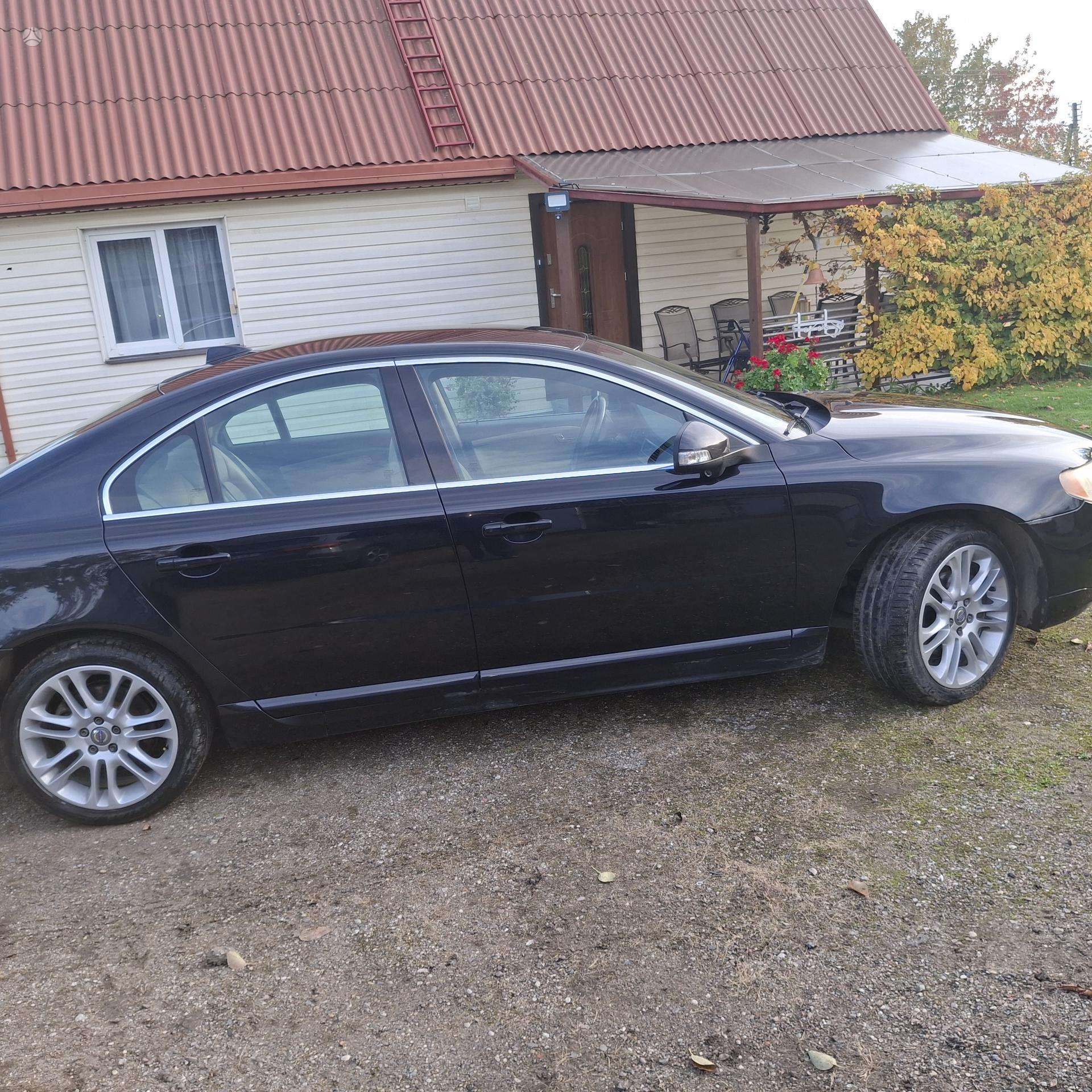 Photo 1 of 4