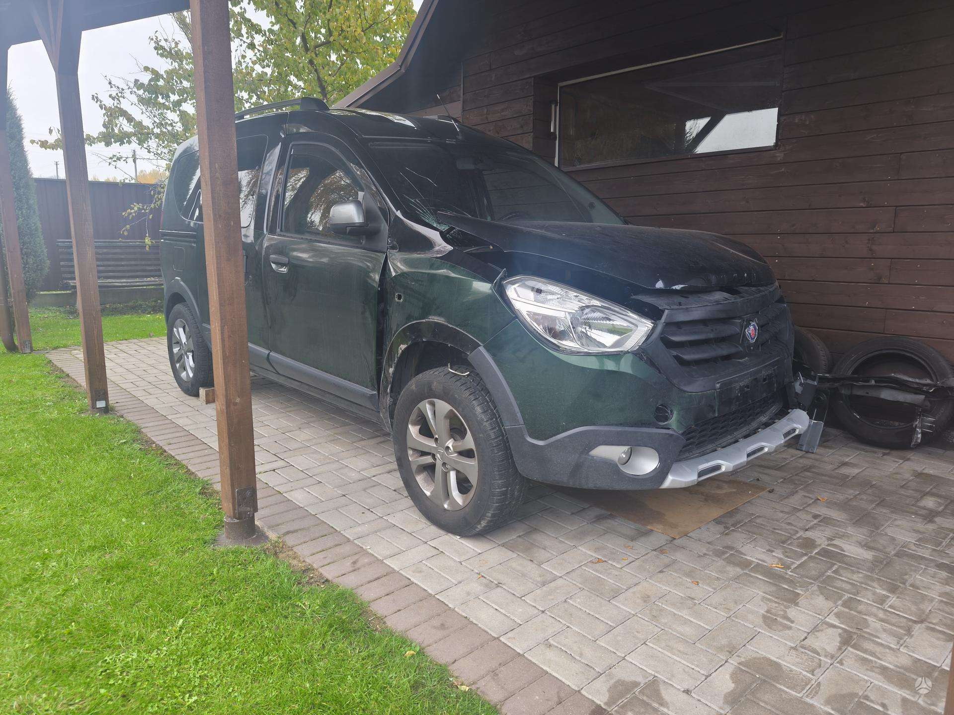 Photo 3 of 4