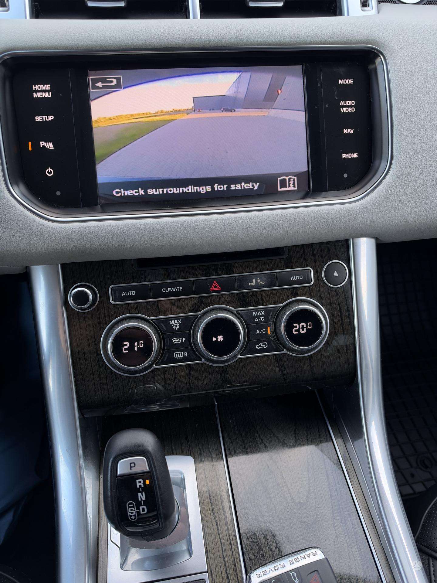Landi Rova Land Rover Range Rover Sport, 3.0 l., off-road / crossover 2014-02 m ...