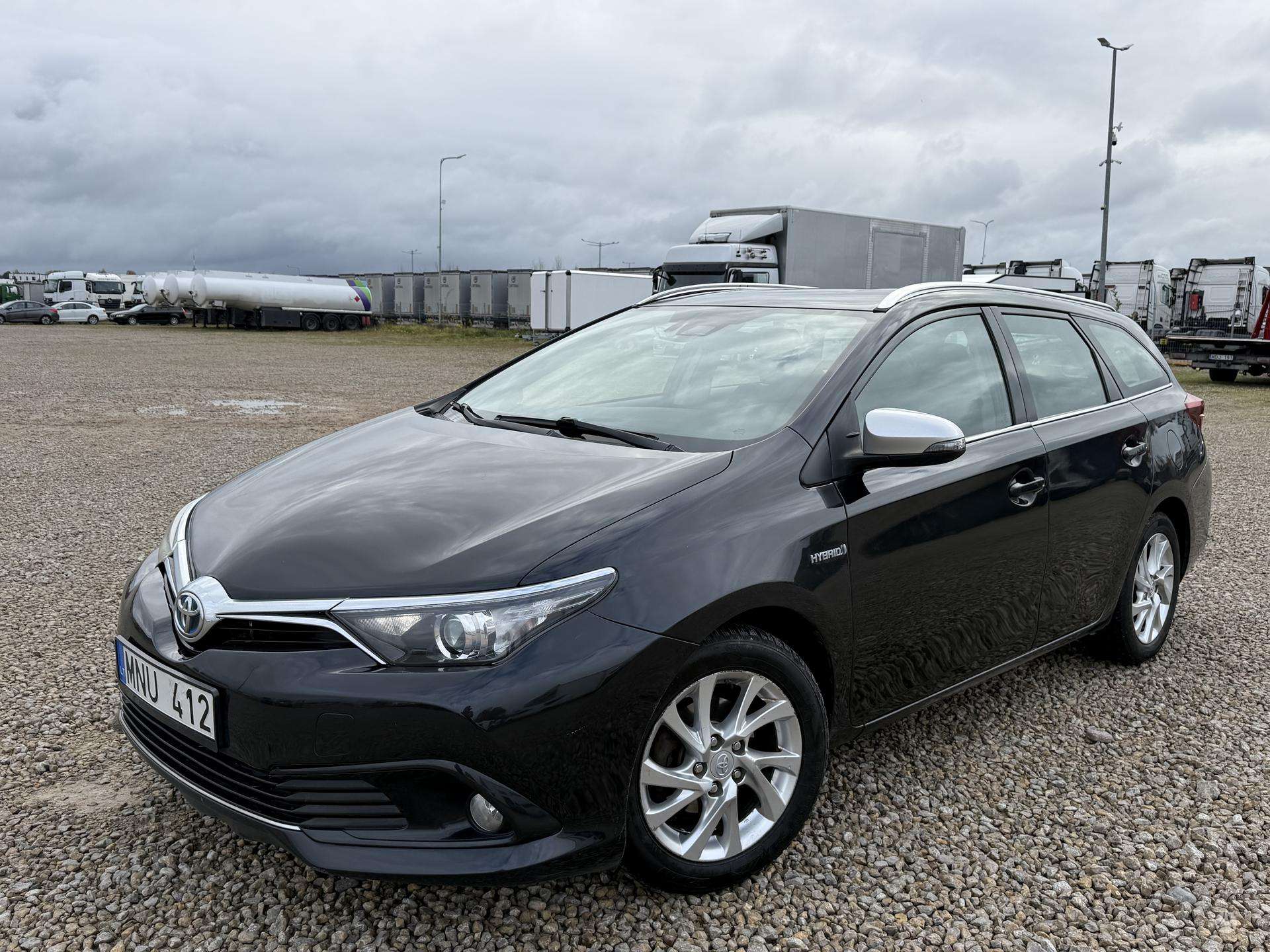 Photo 1 of 4