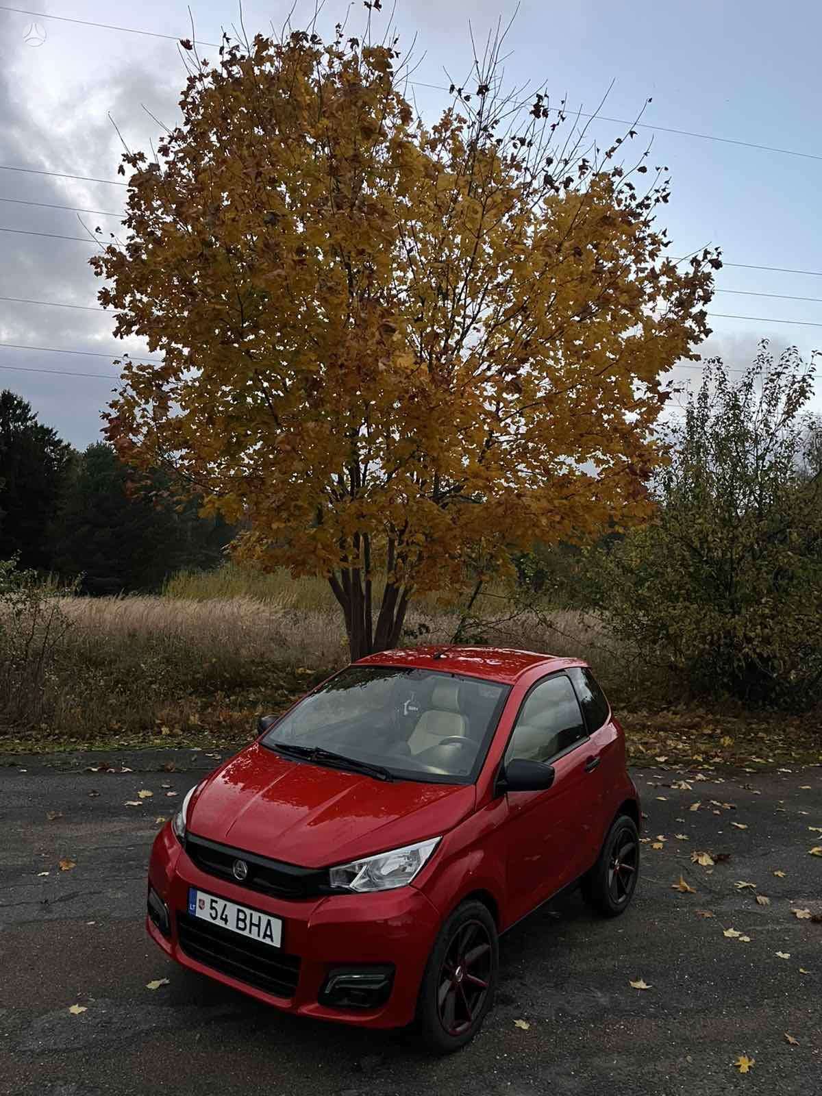 Photo 2 of 4