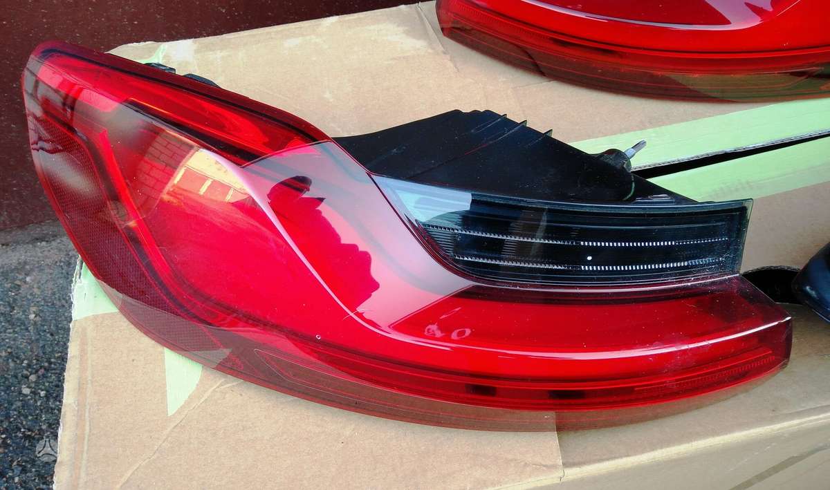 BMW X4 lights