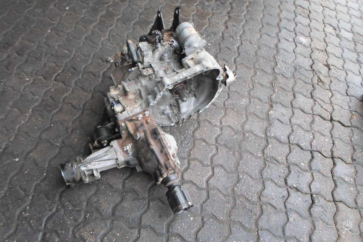 Toyota RAV4 Mech pav dėžė