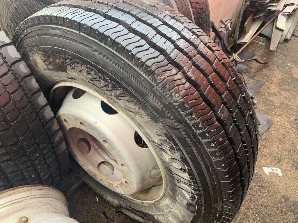 Continental, всесезонные 295/80 R22,5