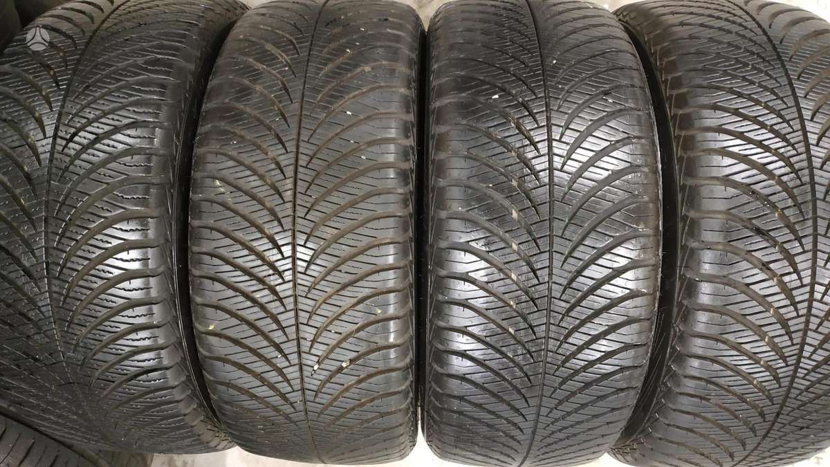 Goodyear, всесезонные 215/45 R16