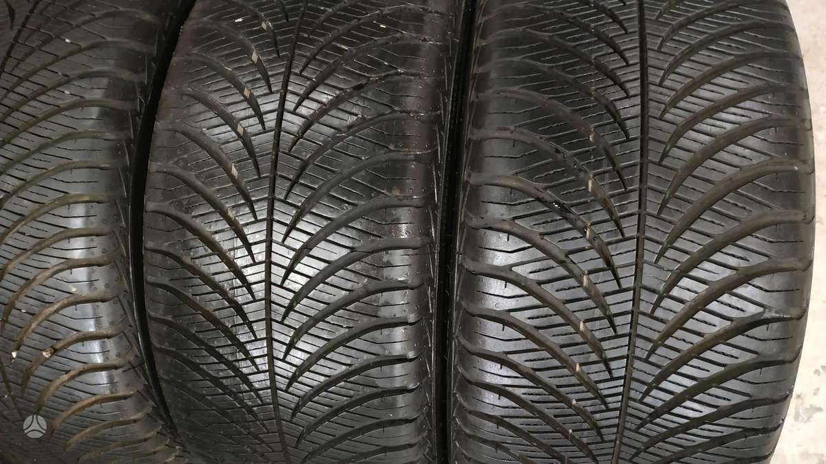 Goodyear, всесезонные 215/45 R16
