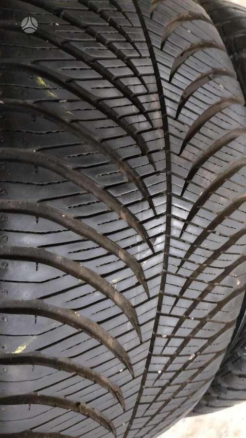 Goodyear, all-season 215/45 R16