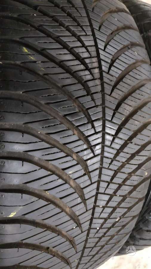 Goodyear, всесезонные 215/45 R16