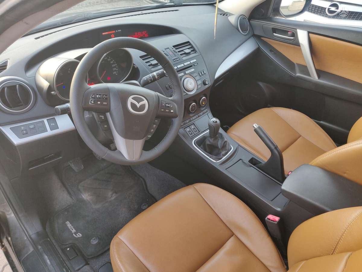 Mazda 3, 1.6 l., Хэтчбек