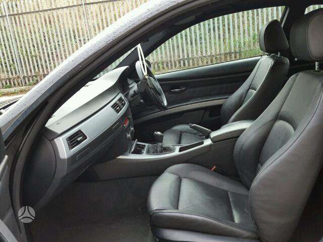 BMW 328 dalimis. Dalimis
