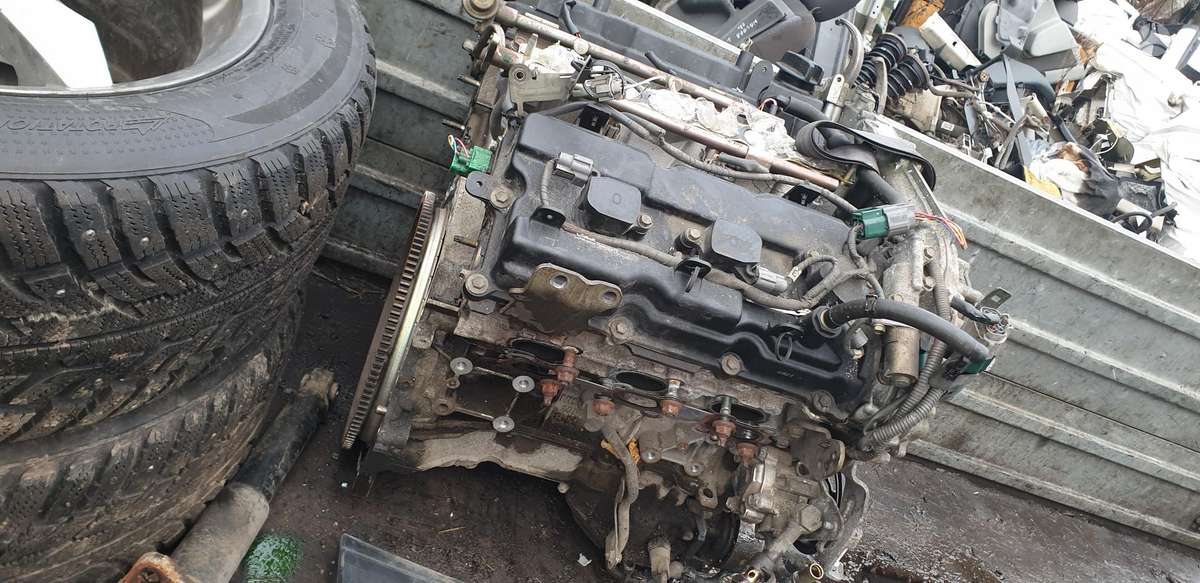 Nissan Murano pistons, cylinder head