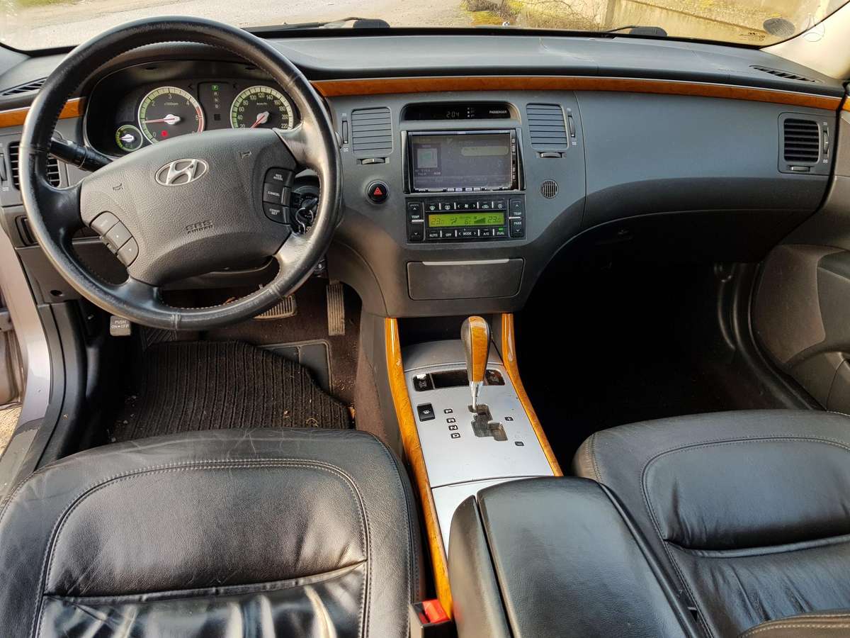 Hyundai Grandeur dalimis