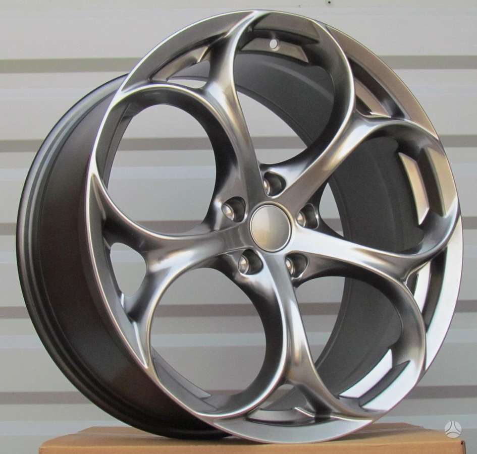 Alfa Romeo QF style, легкосплавные , R18