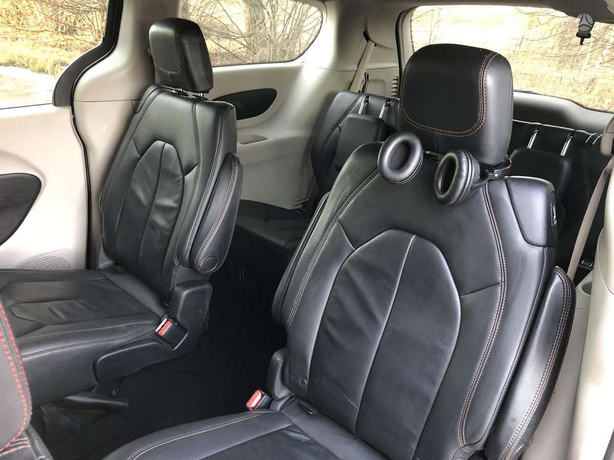 Chrysler Pacifica rezerves daļās. Yra visos dalys
