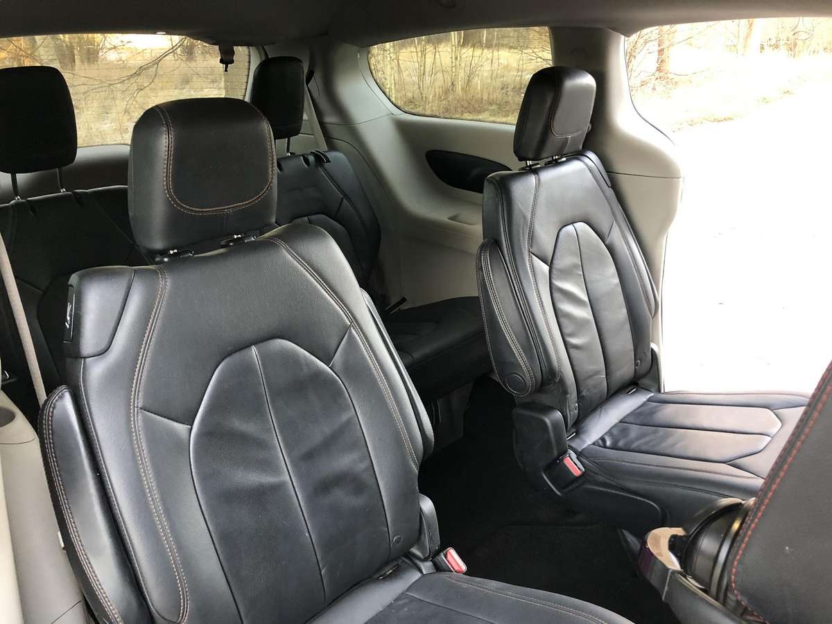 Chrysler Pacifica по частям. Yra visos dalys