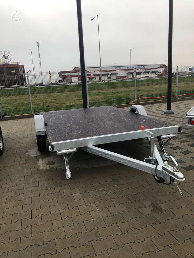 Tauras TAURAS B 700, platformos