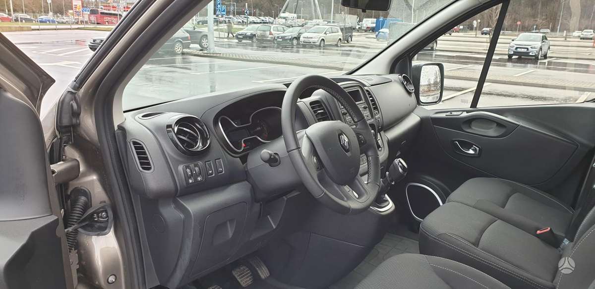 Renault Trafic, keleivinis mikroautobusas