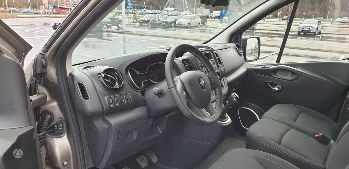 Renault Trafic, passenger minibus