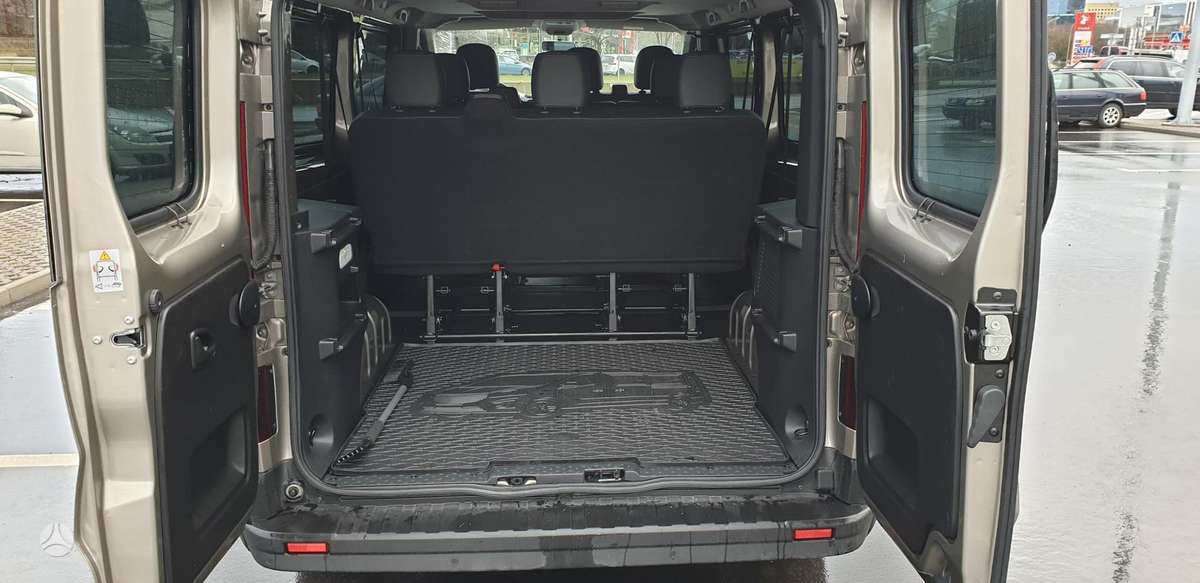 Renault Trafic, passenger minibus