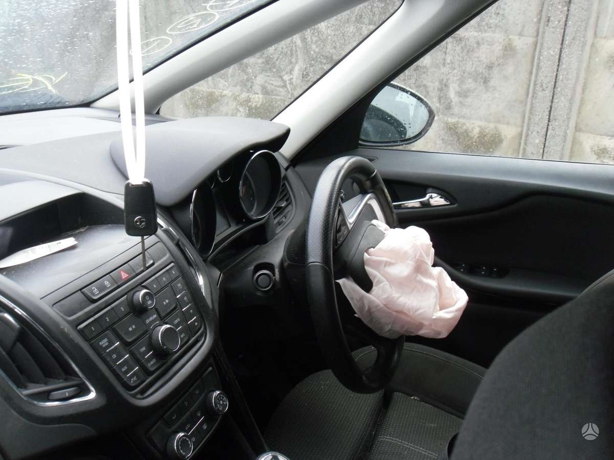 Opel Zafira rezerves daļās