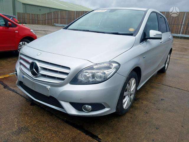 Mercedes-Benz B180 dalimis