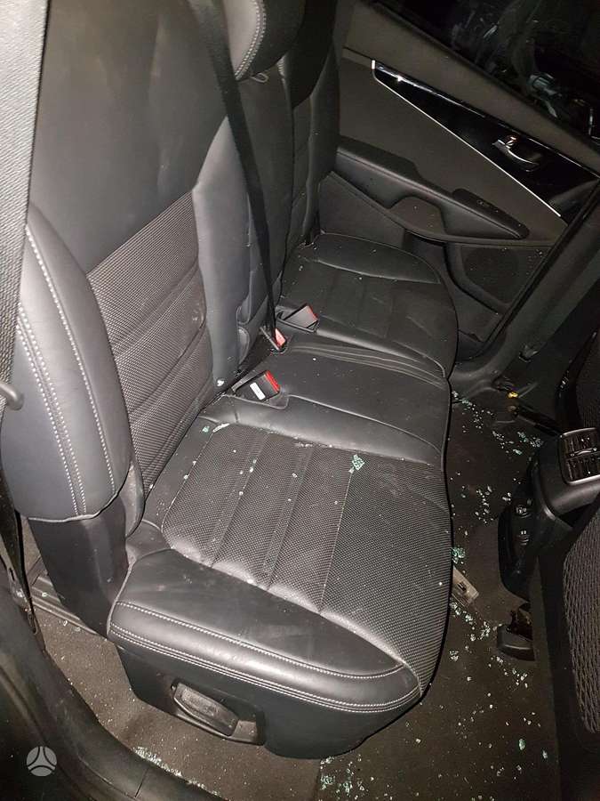 Kia Sorento Dalimis is anglijos engine type d4hb gearbox type mdht