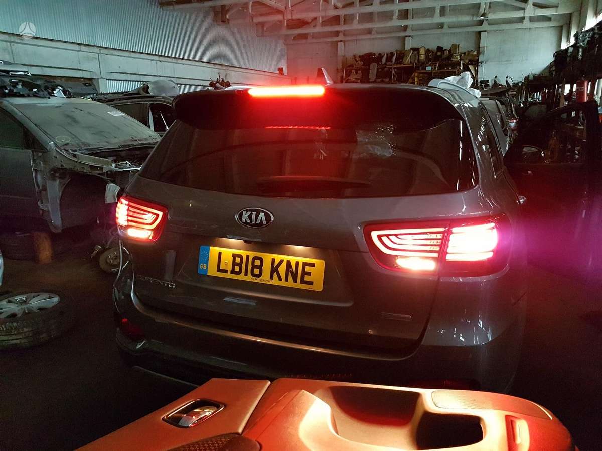 Kia Sorento Dalimis is anglijos engine type d4hb gearbox type mdht