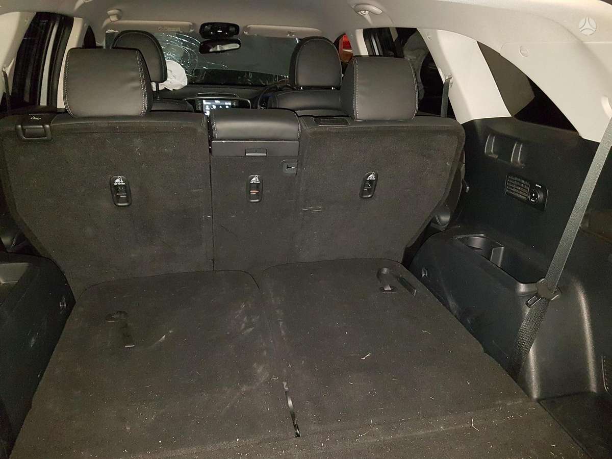 Kia Sorento Dalimis is anglijos engine type d4hb gearbox type mdht