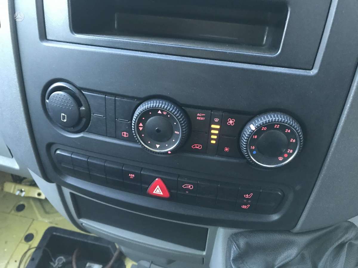 Volkswagen CRAFTER, preču