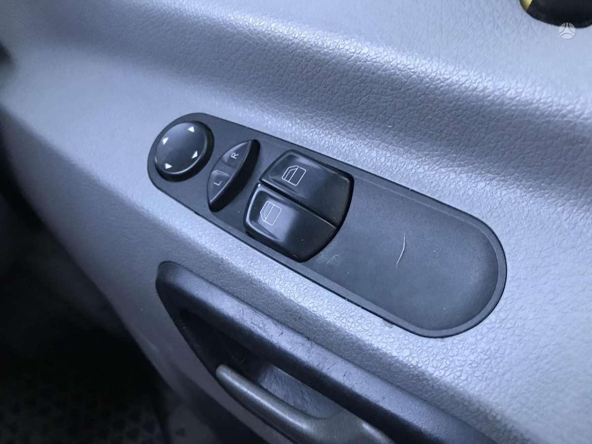 Volkswagen CRAFTER, preču