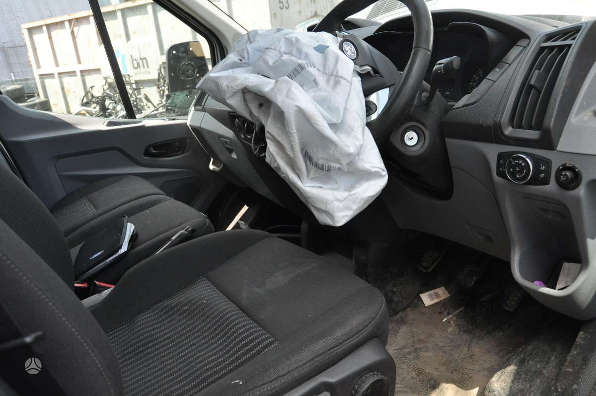 Ford Transit, preču