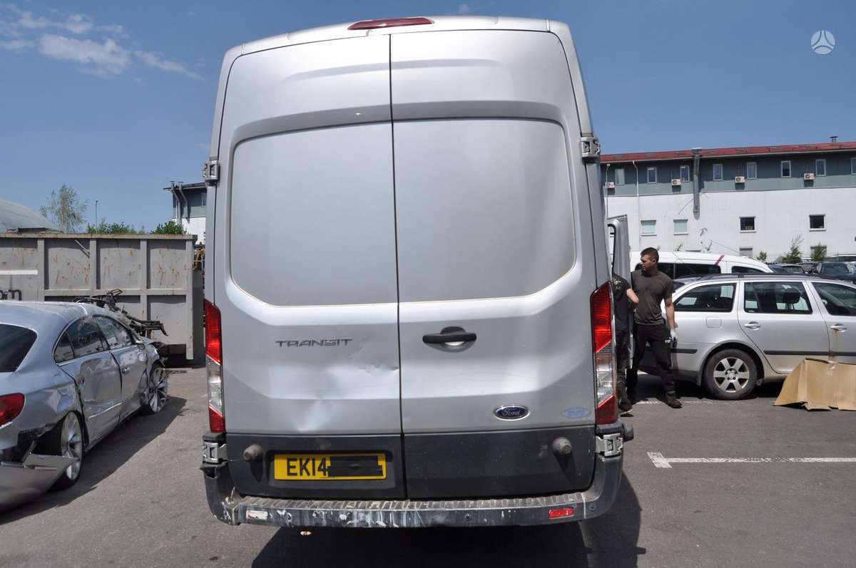 Ford Transit, preču