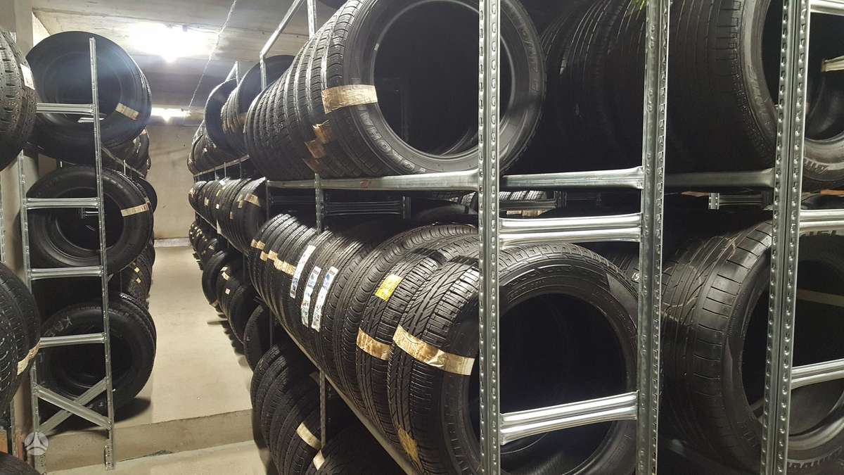 Continental VancoWinter2 8.5mm, winter 215/60 R17