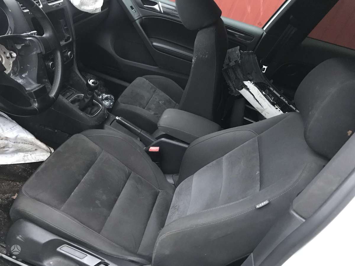 Volkswagen Golf rezerves daļās