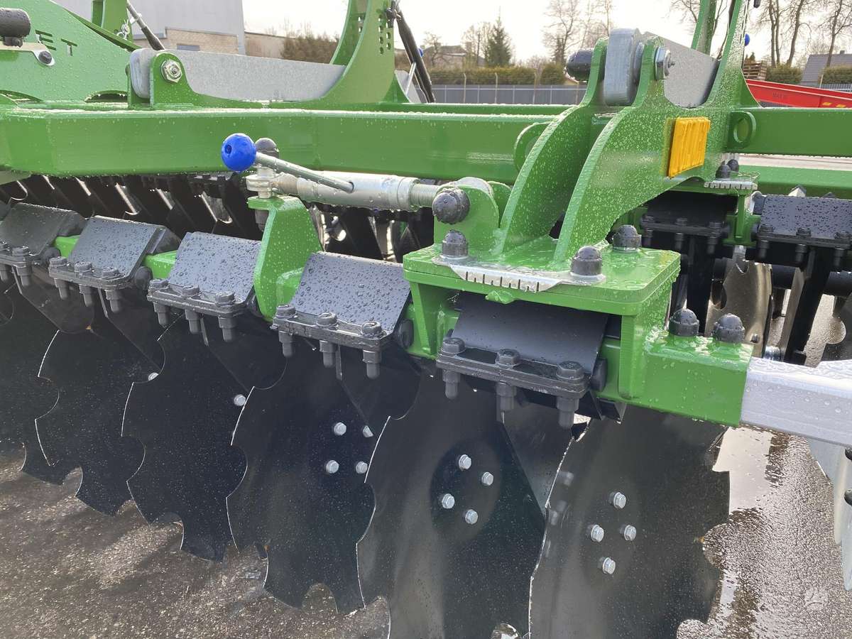 TOLMET ASTAT 400, scrapers, scrubbers